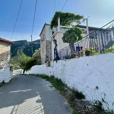Politeika Traditional House Tirós Exterior foto