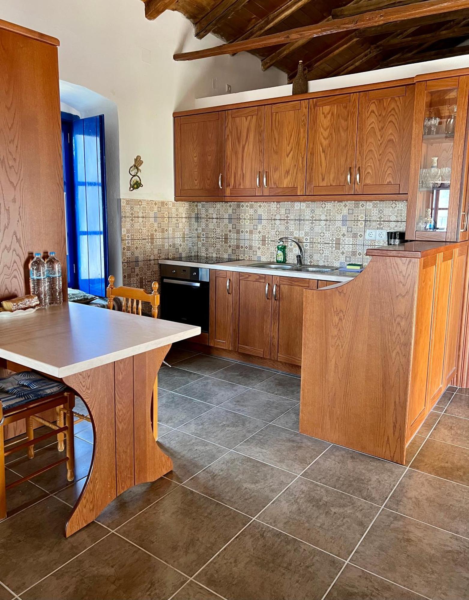 Politeika Traditional House Appartement Tirós