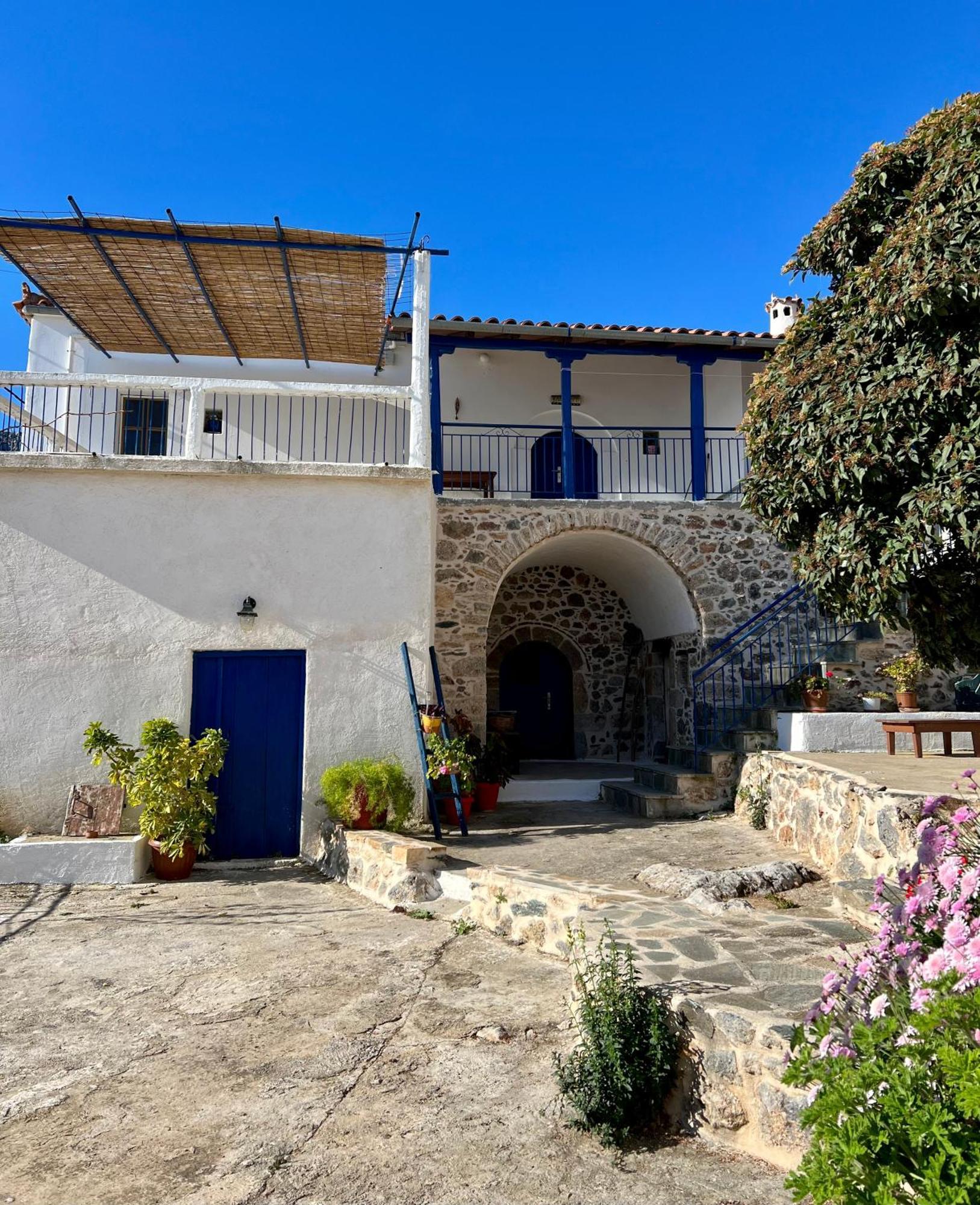 Politeika Traditional House Appartement Tirós